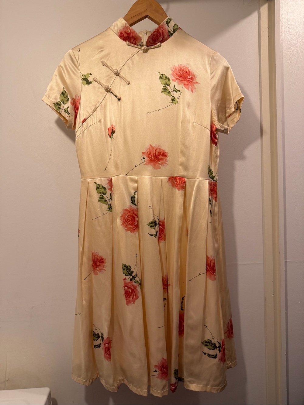 Cream Floral silk ' Cheongsam-Style Dress